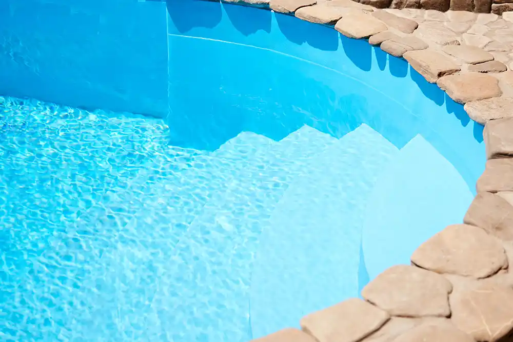 galaxy-custom-pool-company-in-san-antonio-with-rock-features-and-stairs
