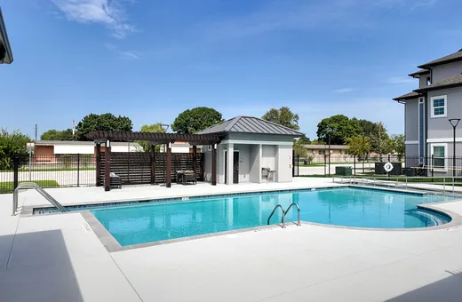 Perrin_Beitel_006_520x340 Perin Beitel Pool